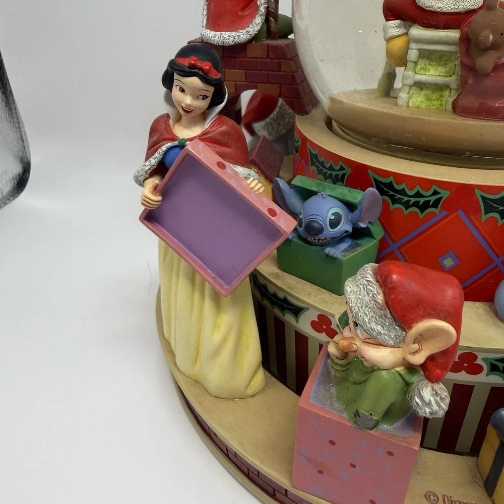Disney Christmas Santa's Workshop Snow Globe Mickey Snow White Tinkerbell Goofy - Picture 12 of 16